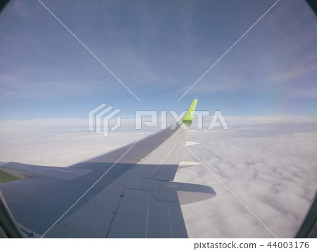 Aiplane Aircraft windows view on the wing aircraft, airlines , aviation skyline transportation Aiplane Aircraft windows view on the wing aircraft, airlines , aviation skyline transportation 44003176