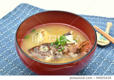 Miso soup with cassago 44005836