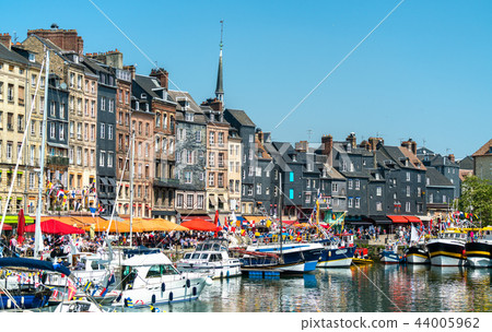 Traditional houses in the harbour of Honfleur. Normandy, France 44005962