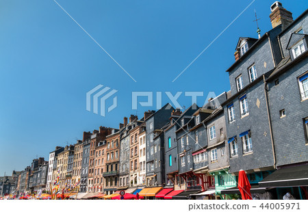 Traditional houses in the harbour of Honfleur. Normandy, France 44005971