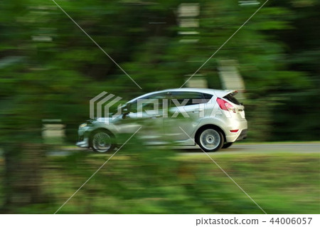 Run through the green car Car import car Run through the green car Car import car 44006057