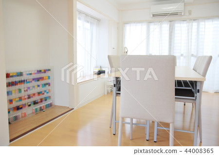 White refreshing room with aura soma 44008365