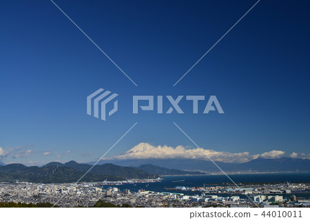 (Shizuoka Prefecture) City of Shimizu and Mt. Fuji 44010011