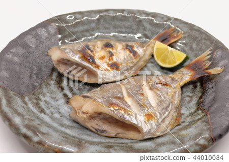 Home-made, rustic home-cooked "Shizu salt grilled" 44010084