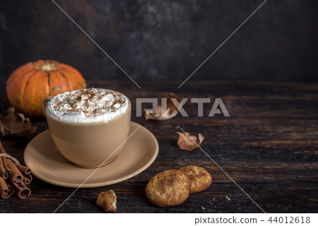 Pumpkin Spice Latte Pumpkin Spice Latte 44012618