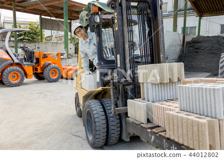 Working people 44012802