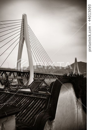 Chongqing bridge old house 44013093