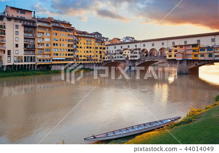 Florence Ponte Vecchio sunrise Florence Ponte Vecchio sunrise 44014049
