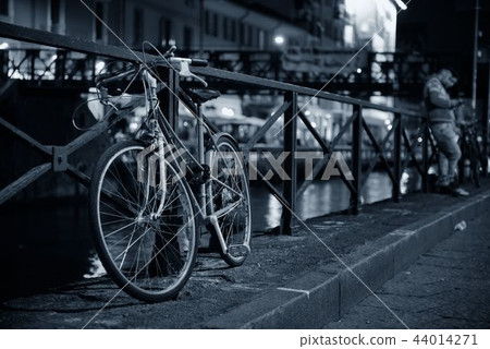 Naviglio Grande canal bike 44014271