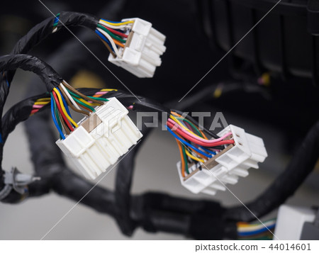 Automotive wiring connector Automotive wiring connector 44014601