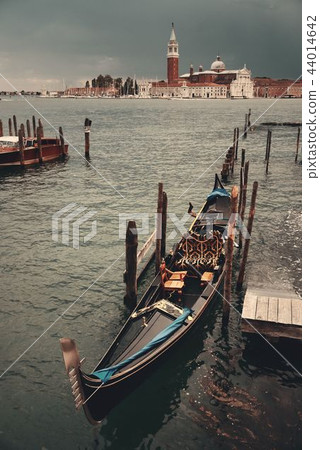 Gondola and San Giorgio Maggiore island Gondola and San Giorgio Maggiore island 44014642