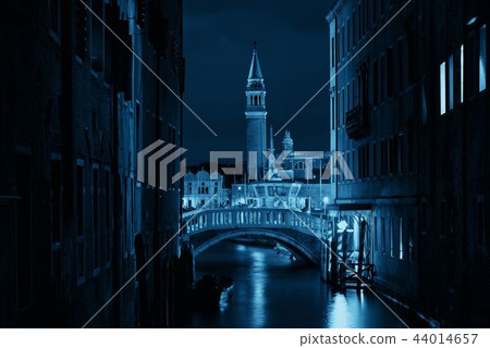 Venice canal night San Giorgio Maggiore 44014657