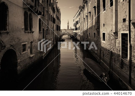 Venice canal 44014670