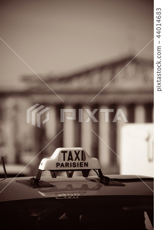 Paris street view 44014683