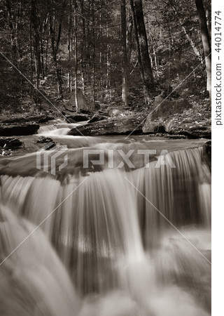 Waterfalls in black and white Waterfalls in black and white 44014774