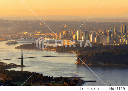 Vancouver sunrise 44015119