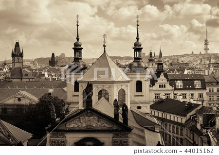 Prague skyline rooftop view Prague skyline rooftop view 44015162