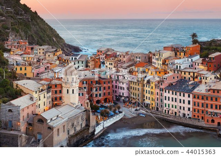 Vernazza buildings and sea in Cinque Terre 44015363