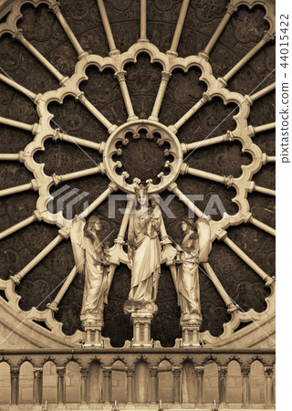 Notre Dame de Paris 44015422