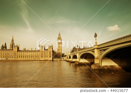 London skyline London skyline 44015677