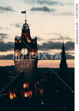 Edinburgh 44015698
