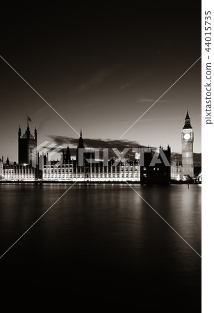 London at dusk London at dusk 44015735