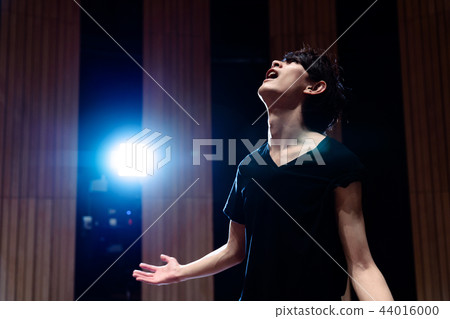 男演員 44016000