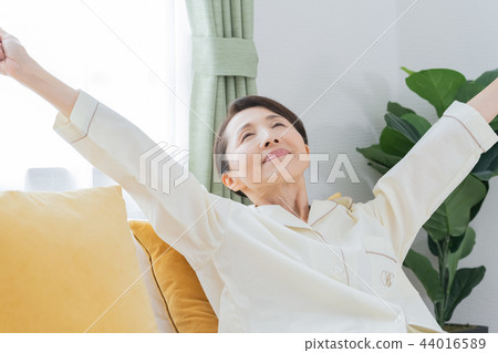 Comfortable awakening Comfortable awakening 44016589