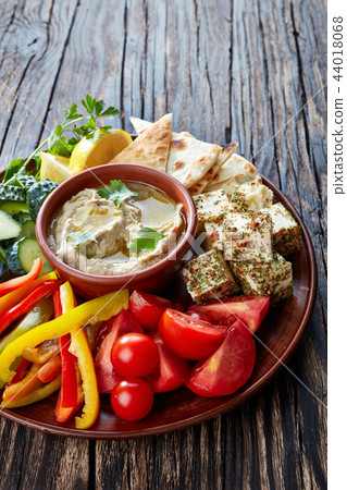 Baba ganoush a Middle Eastern dip, vertical Baba ganoush a Middle Eastern dip, vertical 44018068