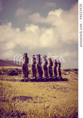 Moais statues, ahu Akivi, easter island Moais statues, ahu Akivi, easter island 44023438