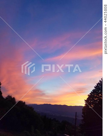 神秘的天空 神秘的天空 44025808