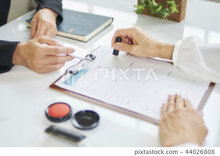Business scene contract 44026808