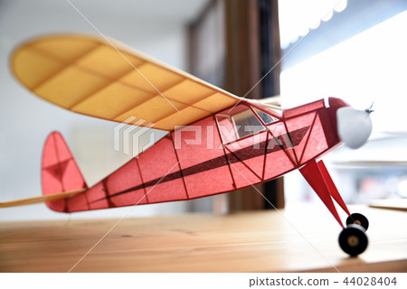 Propeller plane seen through 44028404