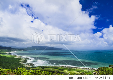 Longyan Park ascends 44031184