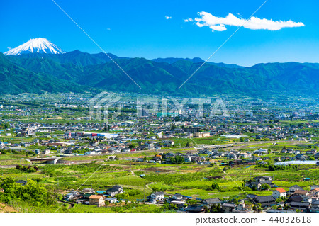 《Yamanashi Prefecture》 Overlooking Mount Fuji and the Kofu Basin 44032618