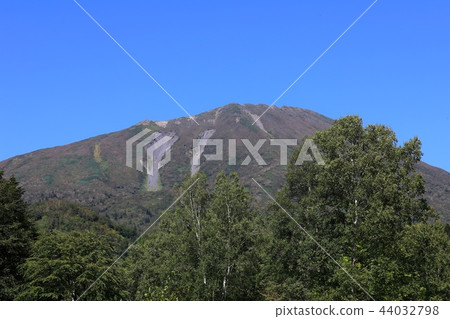 從羊蹄山自然公園看到的羊蹄村 羊蹄山 照片素材 圖片 圖庫