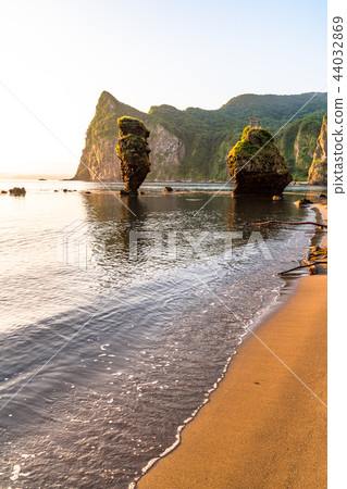 "Hokkaido" Ebisu rock and Daikokuiwa, morning view 44032869