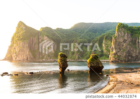 "Hokkaido" Ebisu rock and Daikokuiwa, morning view 44032874
