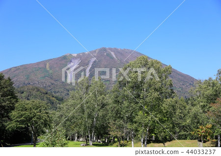 從羊蹄山自然公園看到的羊蹄村 羊蹄山 照片素材 圖片 圖庫