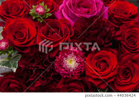 幸福婚禮中美麗的花藝 幸福婚禮中美麗的花藝 44036424