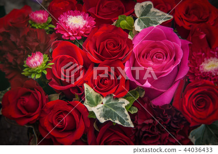 幸福婚禮中美麗的花藝 幸福婚禮中美麗的花藝 44036433