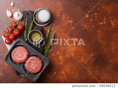 Plastic tray with raw minced homemade beef Plastic tray with raw minced homemade beef 44036813