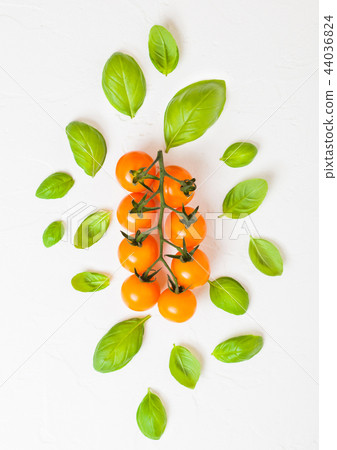 Organic Cherry Orange Rapture Tomatoes  44036824