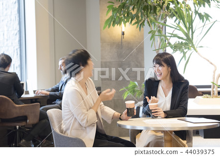 商務溝通 商務溝通 44039375