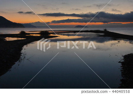 Dawn of Lake Biwa 44040558