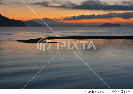 Dawn of Lake Biwa 44040559