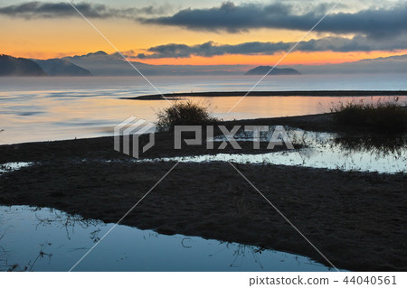 Dawn of Lake Biwa 44040561
