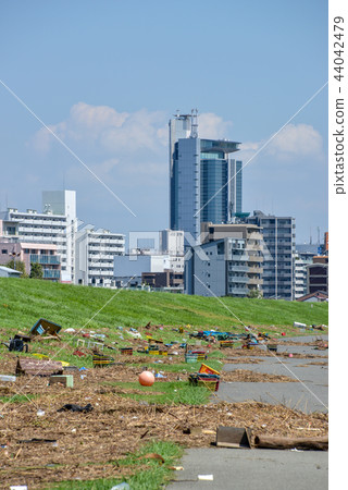 颱風過後 颱風過後 44042479