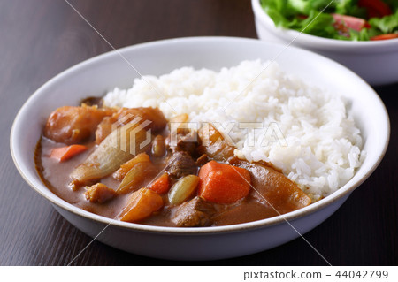 Curry and rice  44042799