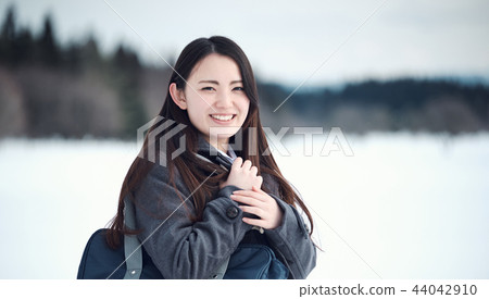 高中女孩在多雪的國家 44042910